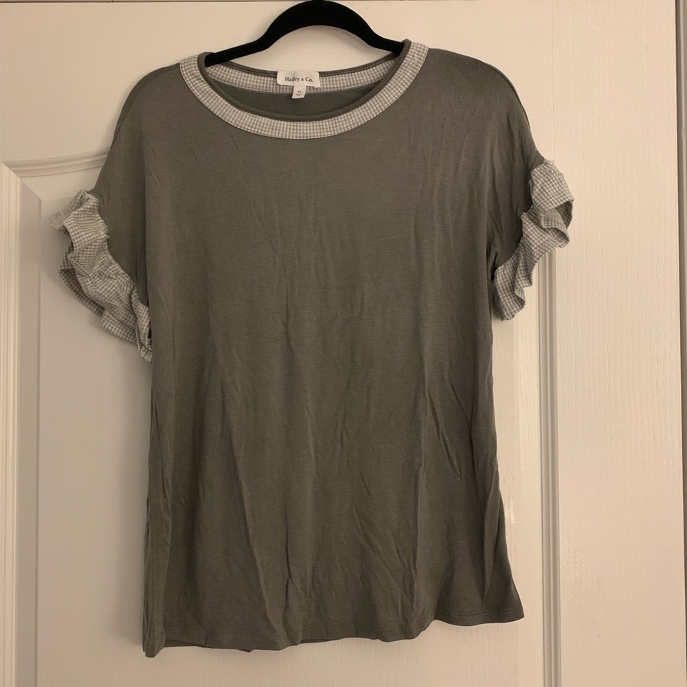 NWT Size M top. Super cute and super soft.